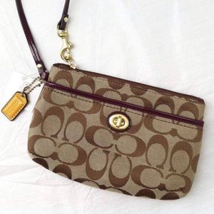 Coach Park Signature Medium Wristlet - Khaki/Burgundy